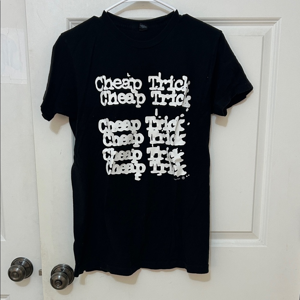 Cheap Trick Black Short Sleeve Crewneck T shirt  size medium